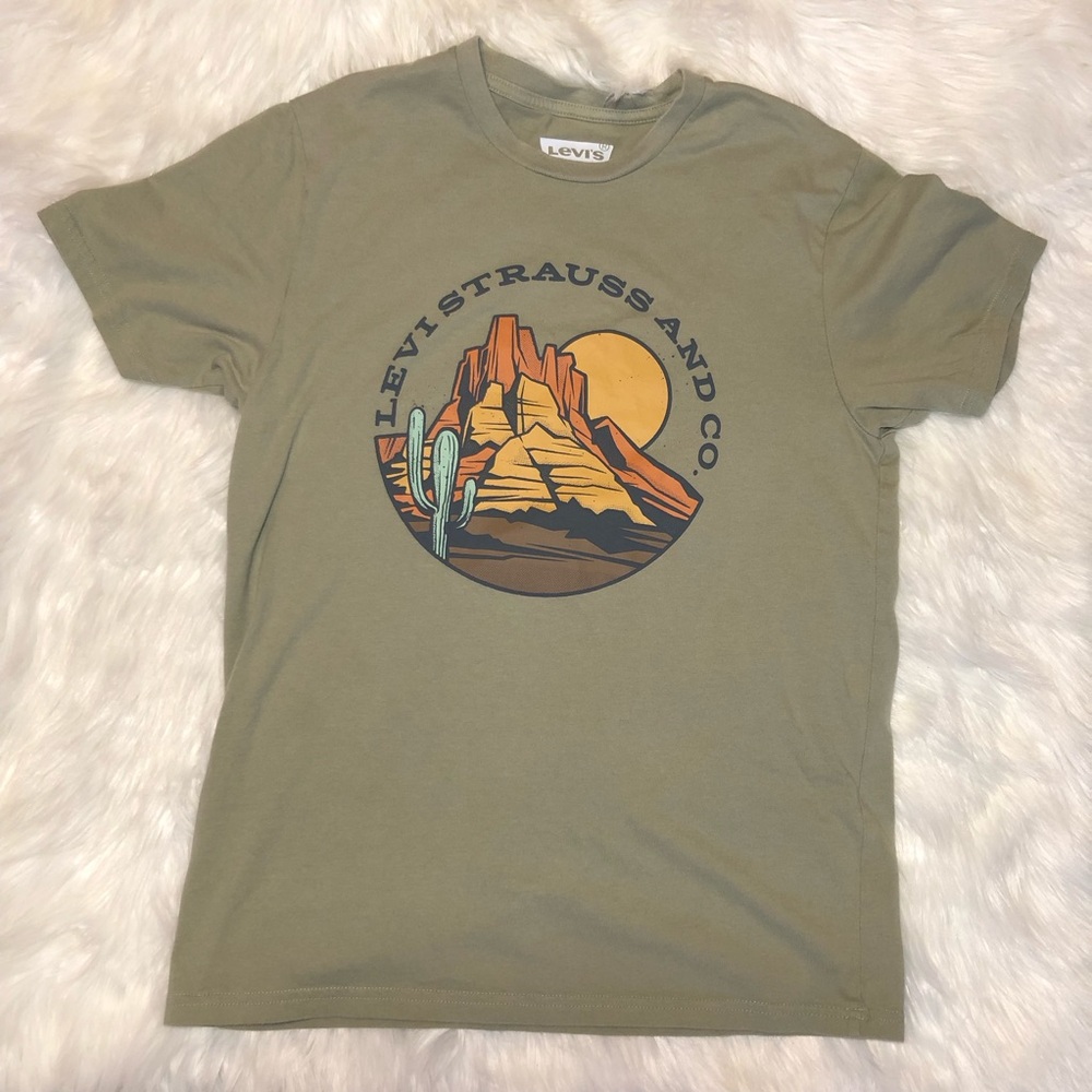 Men's Levi’s Strauss & Co Western Desert Graphic Tee Green Tea Leaf Size Medium